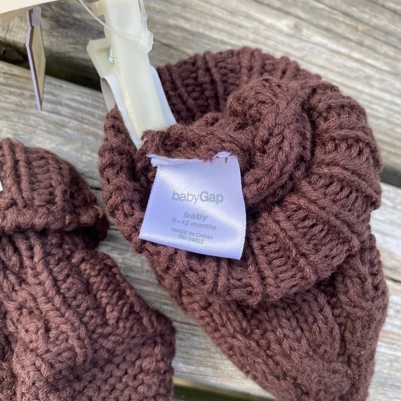 Gap Brown Knit Hat with Ears & Booties for Baby - Picture 6 of 13